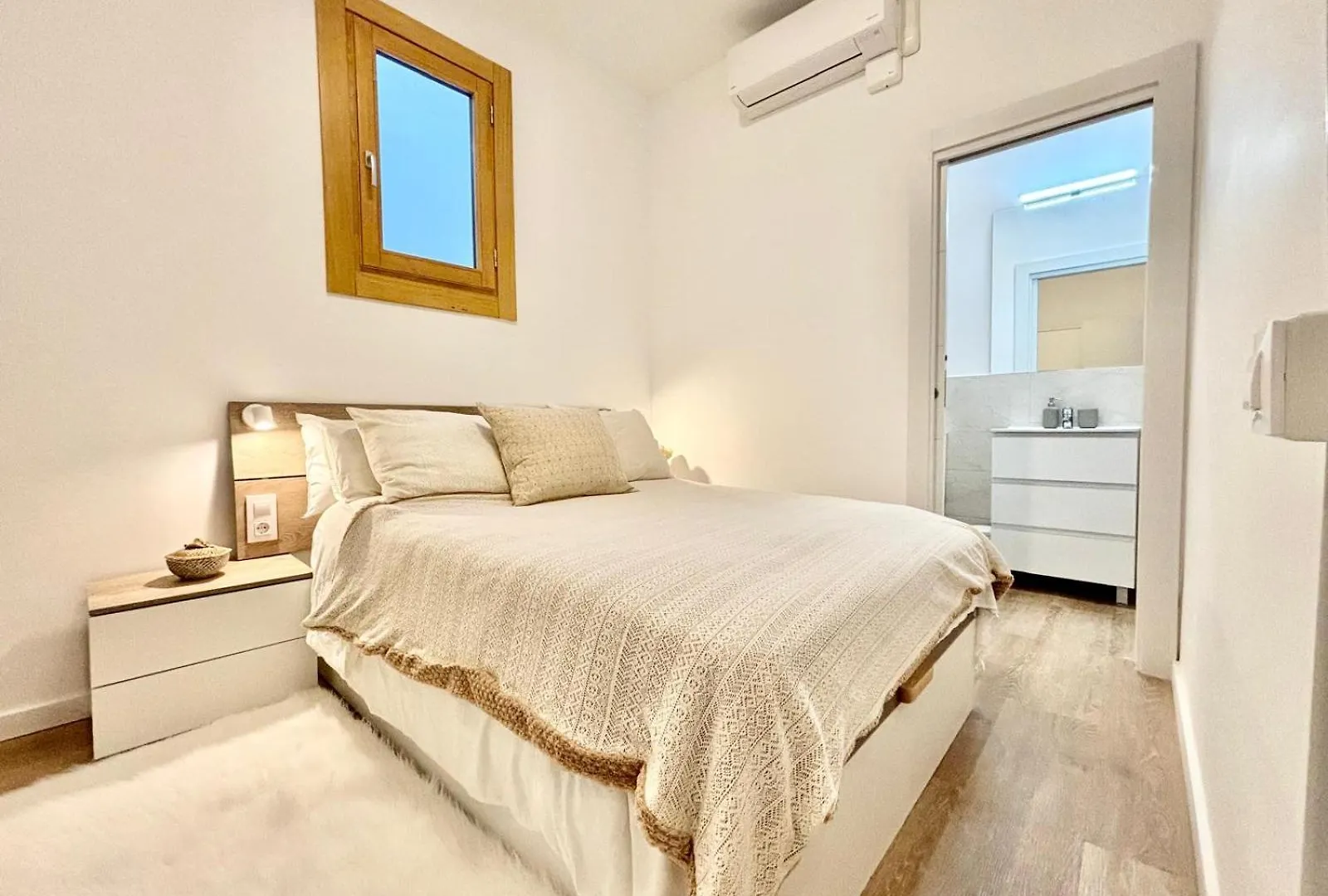 Apartment Piso En Gracia De 3 Habitaciones Dobles Suits Barcelona Spain